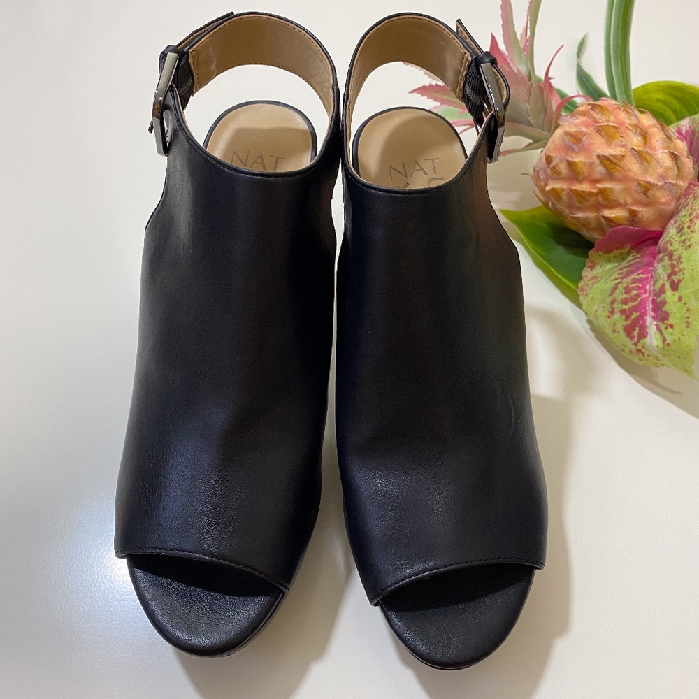 Naturalizer Black Open-Toe Leather Heels